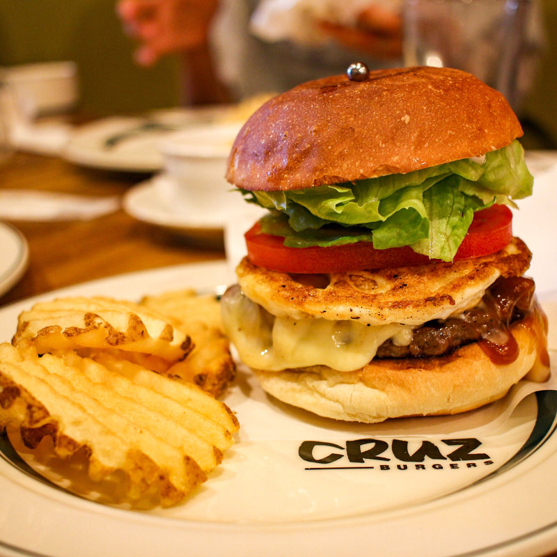 ベーコンチーズバーガー(CRUZ BURGERS & CRAFT BEERS （クルズバーガーズ アンド クラフトビア）)