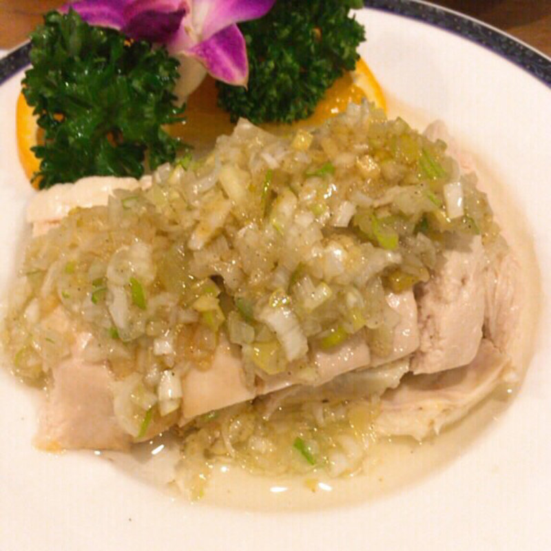 陳さんの蒸し鶏、葱生姜ソース(広東名菜 隆蓮)