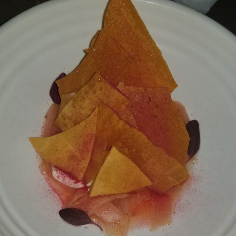 ルバーブのコンポート　ホワイトチョコのムース(THE APOLLO （アポロ）)