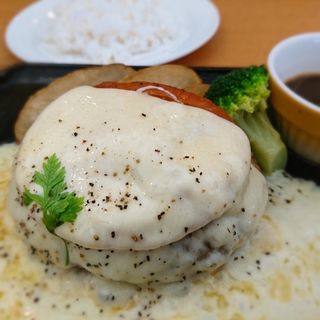 モッツァレラトマトチーズインハンバーグ(ココス桜井店)