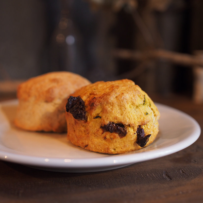 かぼちゃと自家製レーズン(マスカット)のスコーン(カワタ製菓店)
