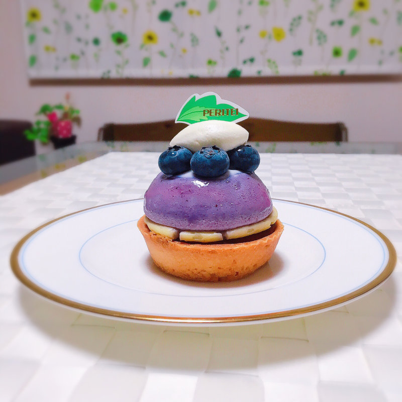 ブルーベリーとヨーグルトのタルト(パティスリー ペリテイ)
