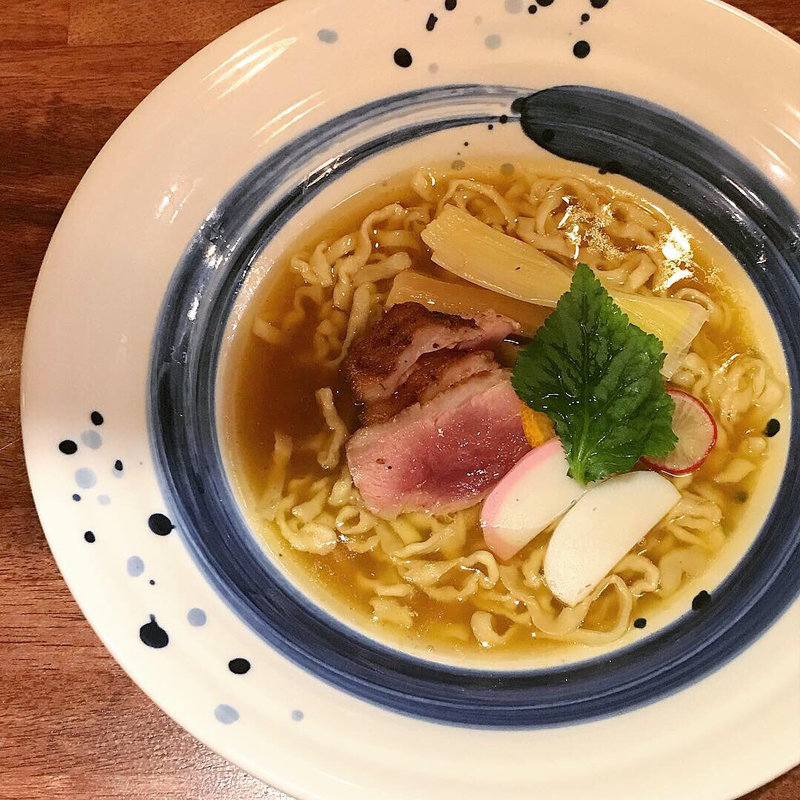 限定 鴨ムネ肉のローストらーめん(海老丸らーめん)