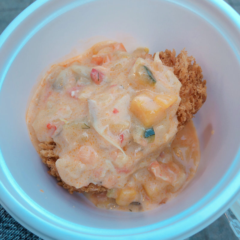 海の幸チャウダーと蟹クリームコロッケ(神戸コロッケ 元町店)