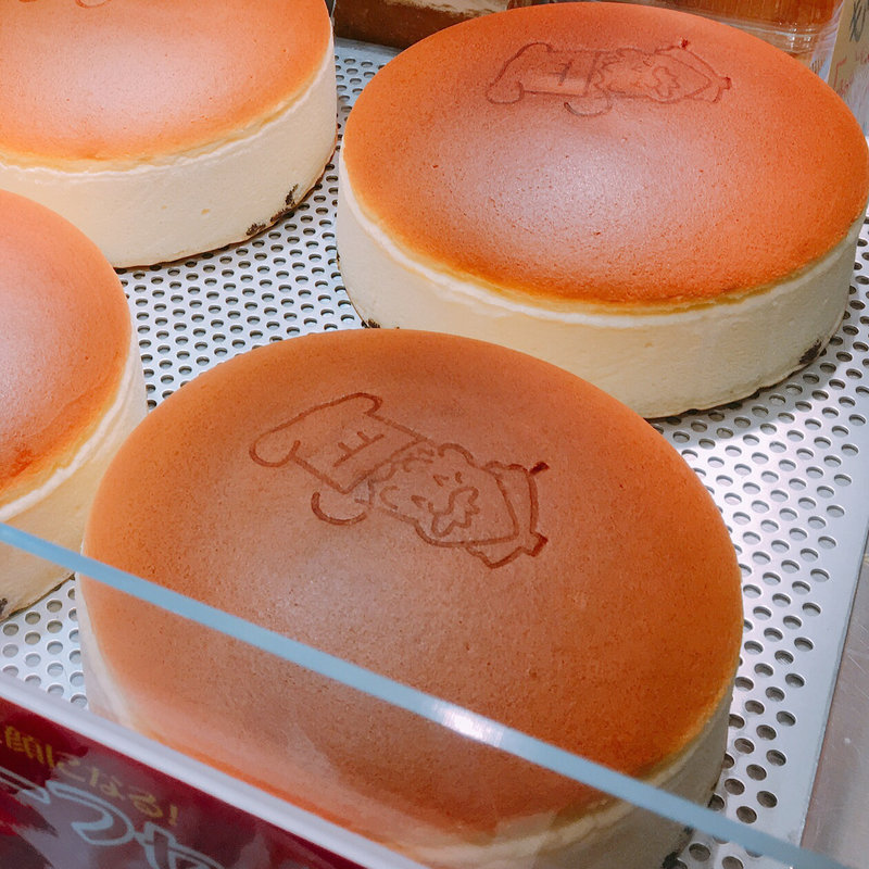 焼き立てチーズケーキ(りくろーおじさんの店 大丸梅田店 )