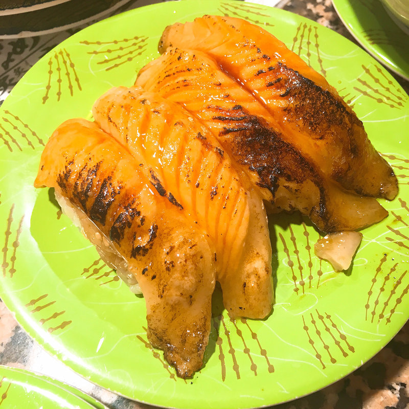 炙りトロサーモン焦がし醤油(根室花まる KITTE丸の内店 )