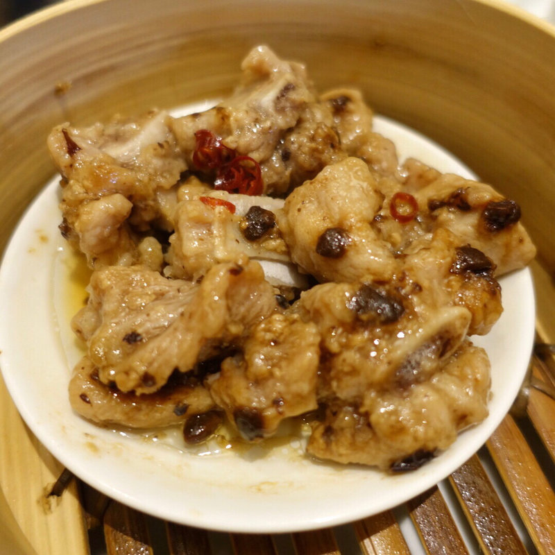 豚スペアリブの黒豆ソース蒸し(萬珍樓 點心舗)