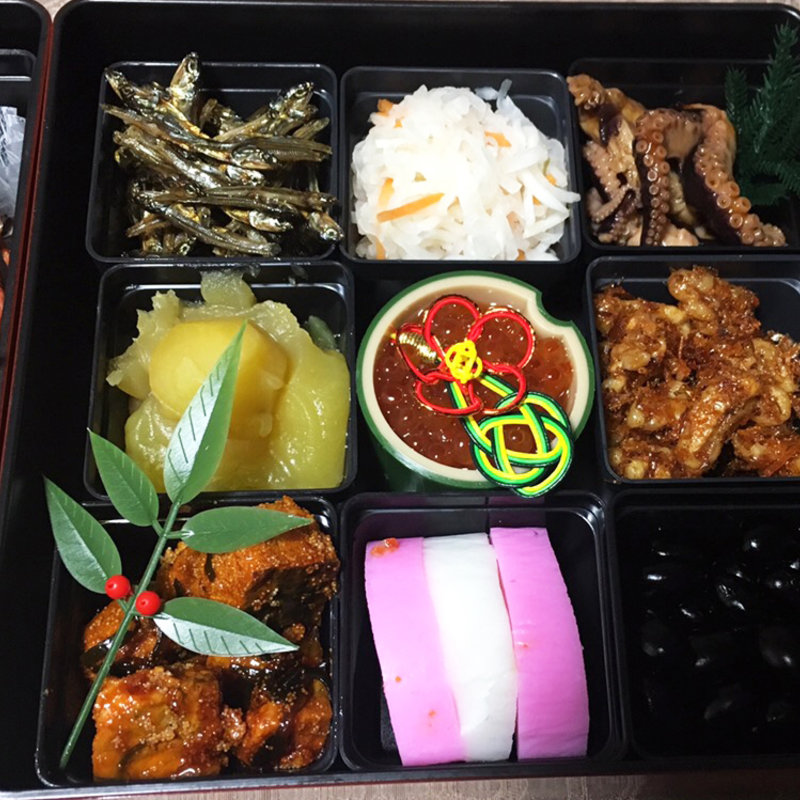 おせち重(三段・3～4人前)(廣島堂 己斐町本店)