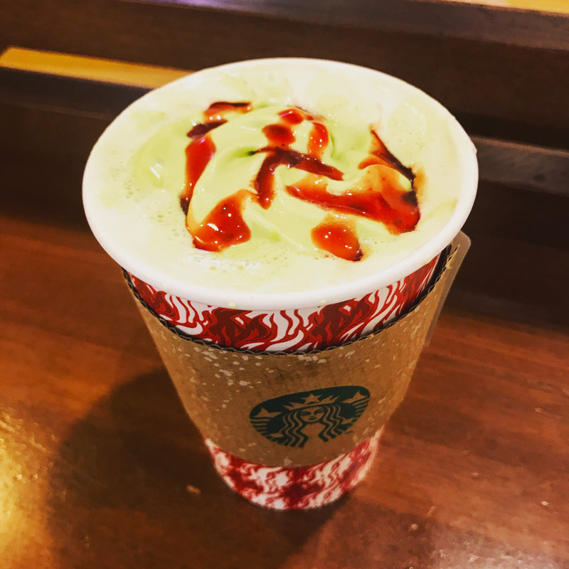 ピスタチオクリスマスツリー(スターバックスコーヒー エキア北千住店)