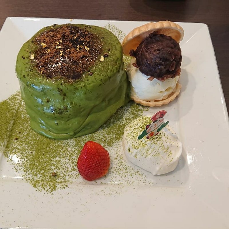 濃厚抹茶カスタードパンケーキ(新春限定ver.)(Cafe du Paris)