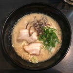 豚骨ラーメン(麺処 たざ和 TAZATON)