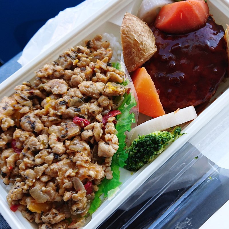 ガバオご飯とハンバーグ弁当(紀ノ国屋アントレ 武蔵小杉駅店)