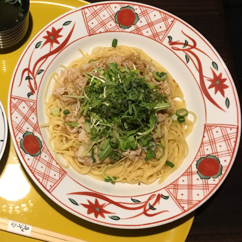 京のもち豚のしゃぶしゃぶとたっぷり京野菜のごまだれ風味(先斗入ル 四条河原町本店 （ポントイル）)