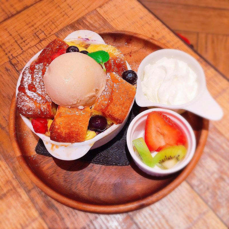 ロイヤルミルクティーアイスのパンプティング(tree café)