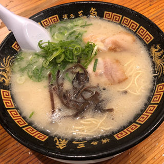 やる気ラーメン(豚骨ラーメン博多三氣 野間店)