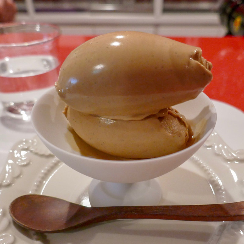 ミルクチョコレートとコショウのアイスクリーム(カフェ・グラス・スリーズ)