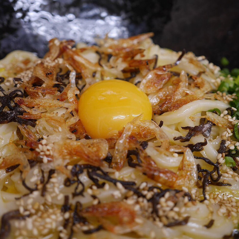 塩釜玉うどん(手打ちうどん 紅屋)