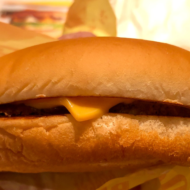 チーズバーガー(マクドナルド 明治通り新宿ステパ店)