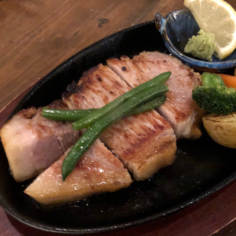 極厚！ローススモークハムステーキ(燻製SAKABA峰家)