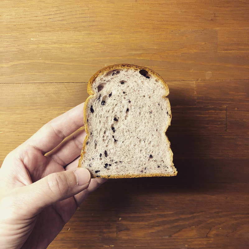 古代米入り食パン(モナモナ （MONAMONA）)