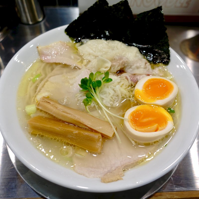 塩そば（特製盛り）(どストライク軒 総本店)