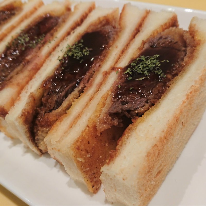 和牛フィレカツサンド(グリル マルヨシ)