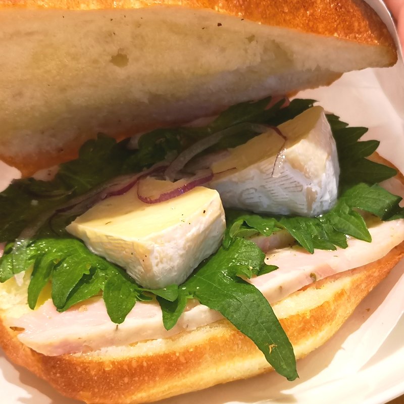 豚のコンフィとカマンベール(パンとエスプレッソと 南森町交差点)