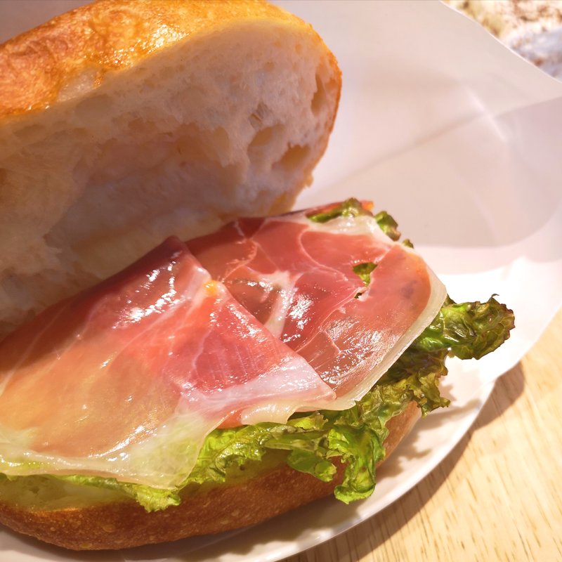 生ハムとモッツァレラのパニーニ(パンとエスプレッソと 南森町交差点)