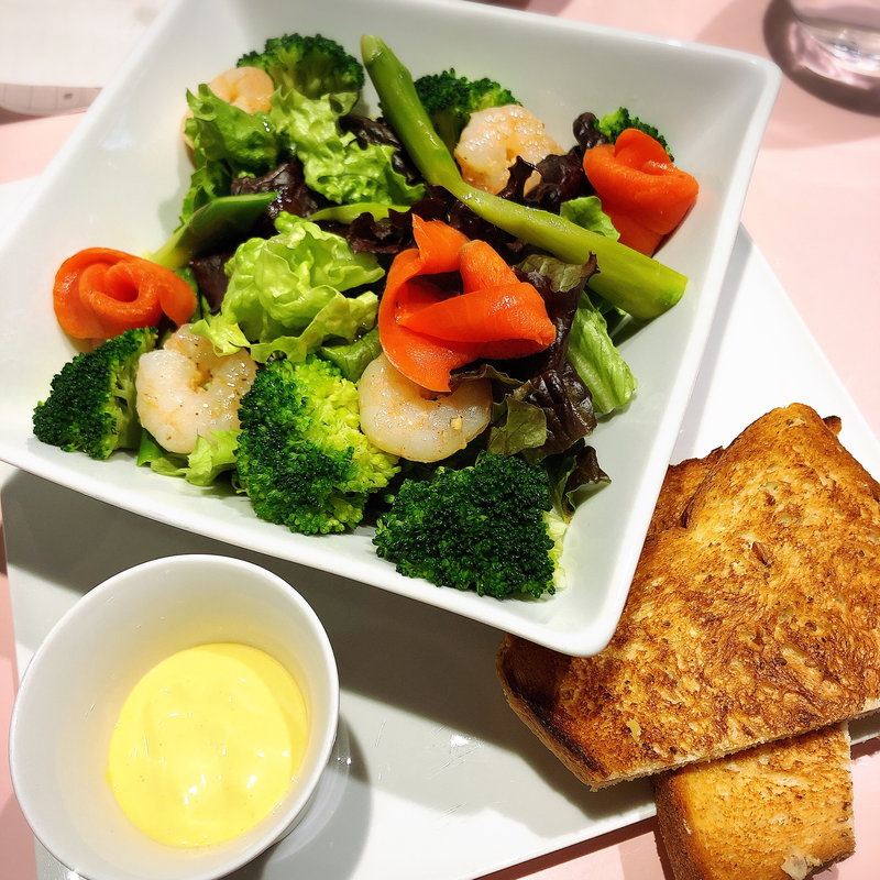 サーモンエビサラダ(FAUCHON Tobu Ikebukuro Main Store)