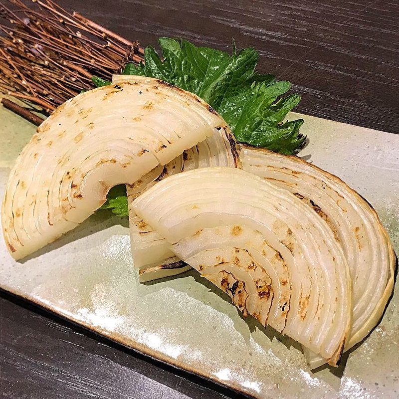 玉葱（炉端焼き）(旬炉 山岡)