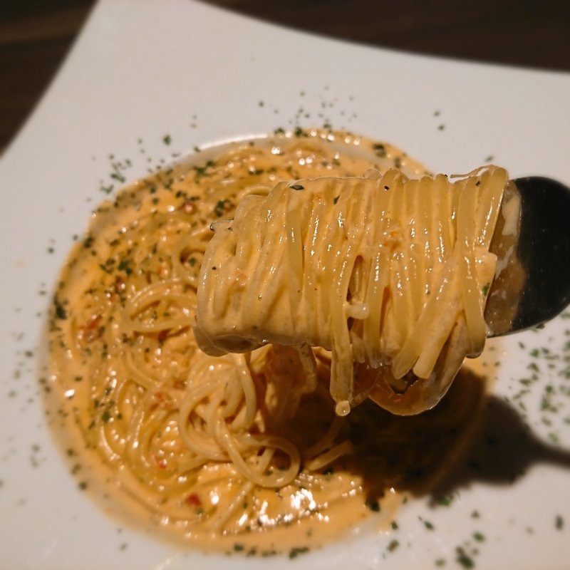 ズワイガニのトマトクリームパスタ(月のうさぎ )