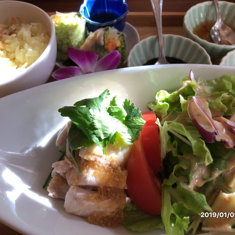 チキンライスのランチセット(Enak Enak エナエナ 市川店)