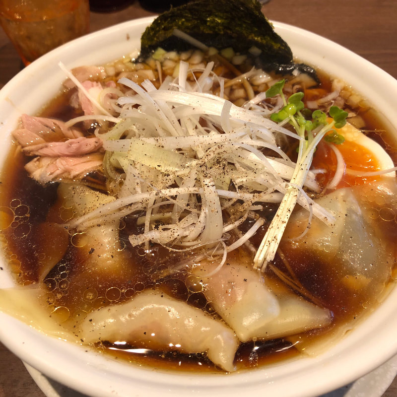 1日10食限定ワンタン麺(ヌードルカフェサムライ)