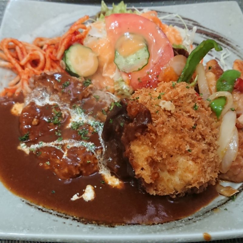 Cセット（若鶏のグリル＆ハンバーグ＆カニクリームコロッケ）(大衆洋食 キッチン彩（SAI）)