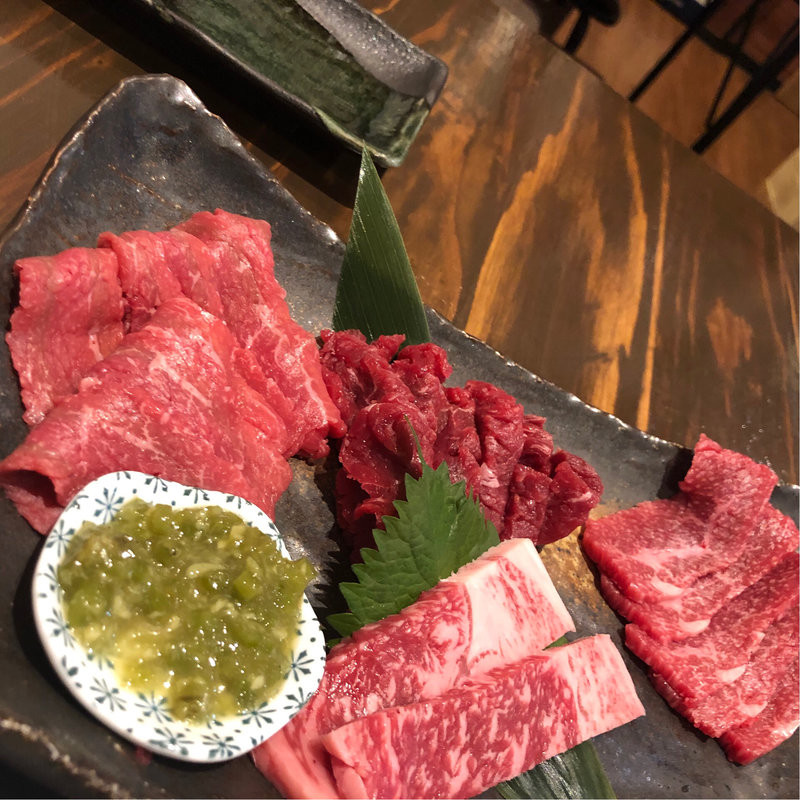  焼肉4種盛り合わせ(ホルモン焼肉居酒屋 Usi no ibukuro)