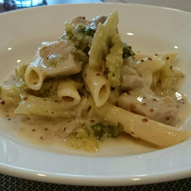 キャベツとポークのショートパスタ(trattoria siva)