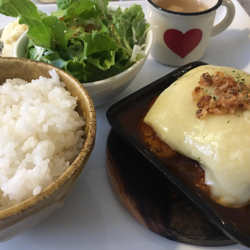 デミチーズハンバーグプレート(モジモジ カフェ)