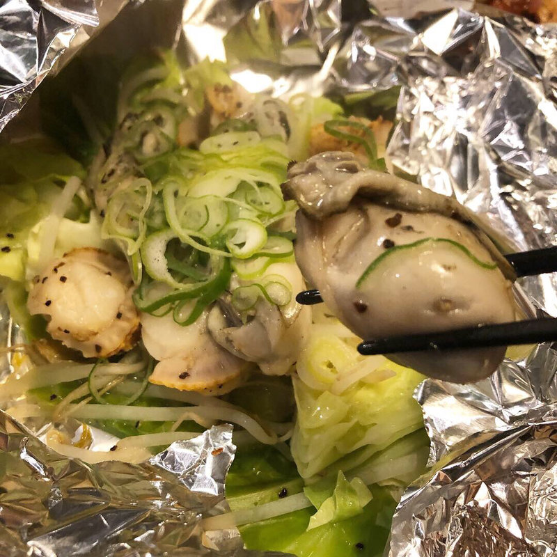 牡蠣とホタテのホイル焼き(大曽根 鉄板軒)