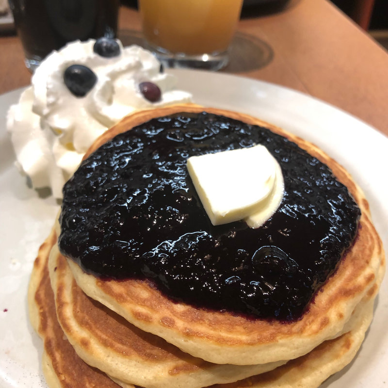 (「TABLES KITCHEN」)