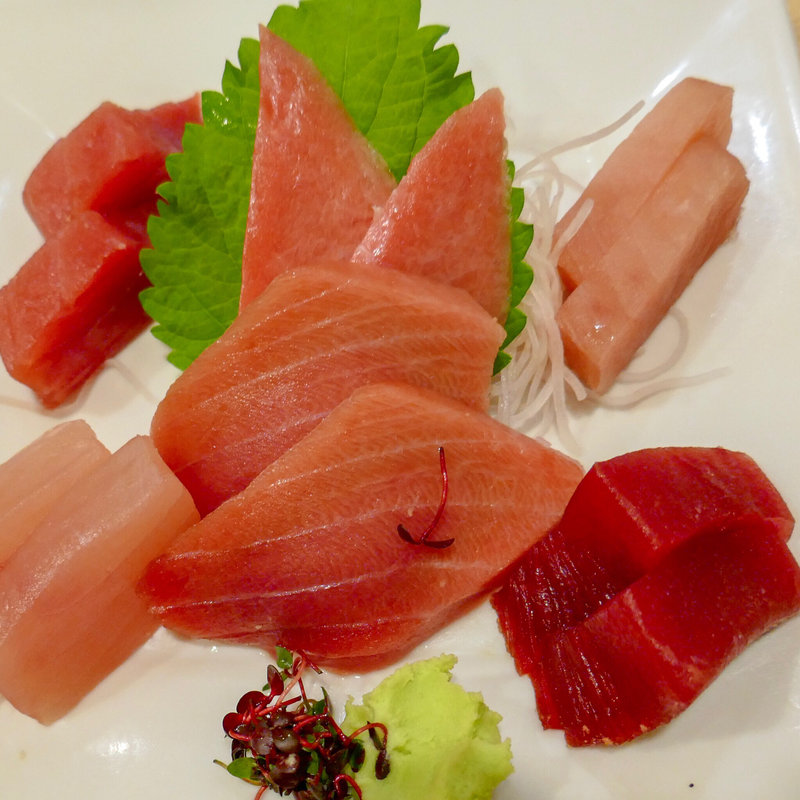 世界のまぐろ(鮪小屋本店 エスカ店)