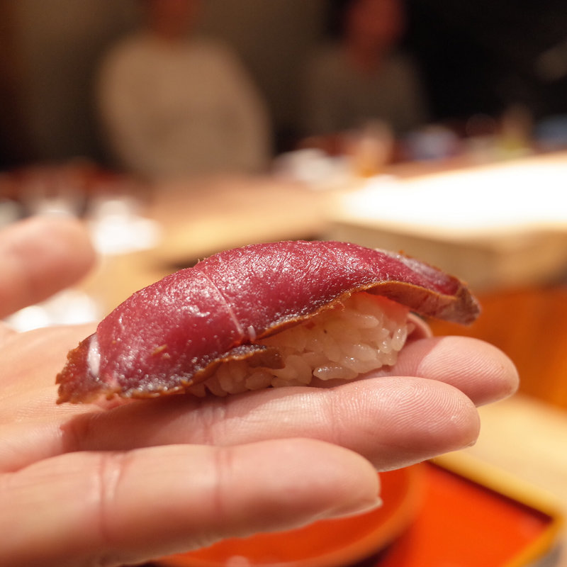 鮪赤身漬け握り(初音鮨)