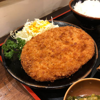 ジャンボコロッケ定食(とんかつ健 )