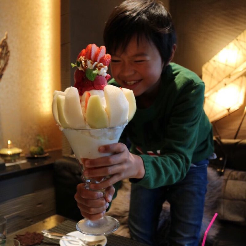 季節限定梨のパフェ(ザ・リビング)