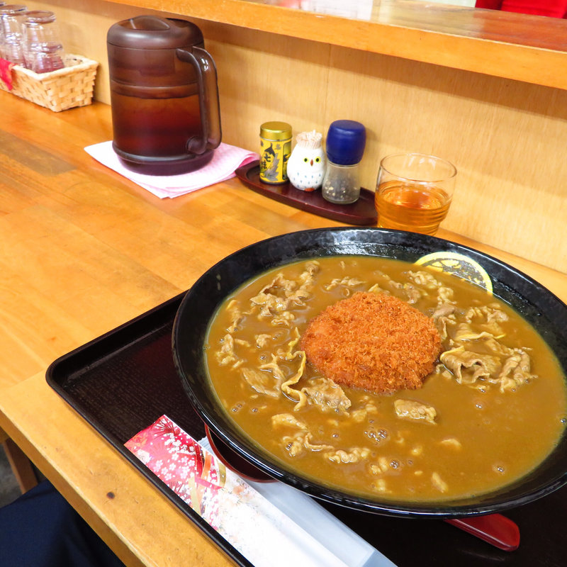 メンチカツカレーうどん(野菜抜きバージョン)(手打ちうどん 紅屋)