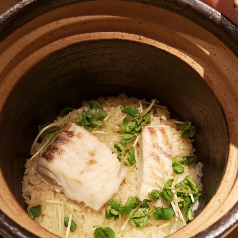 天然真鯛とオクラの新芽の炊き込みご飯(和食や ちそう)