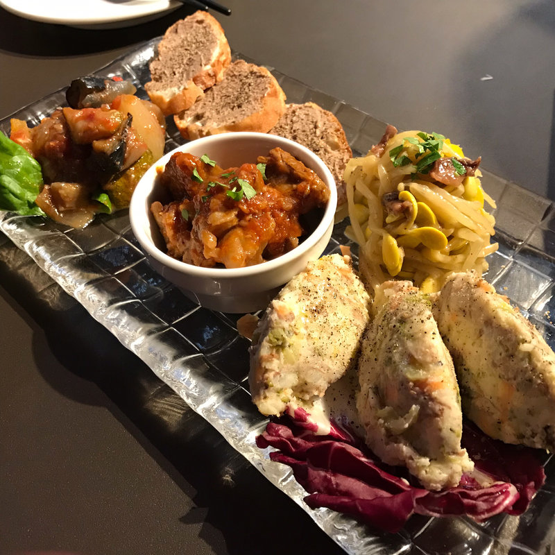 本日の前菜盛り合わせ(肉バル デル・ソーレ 道頓堀店)