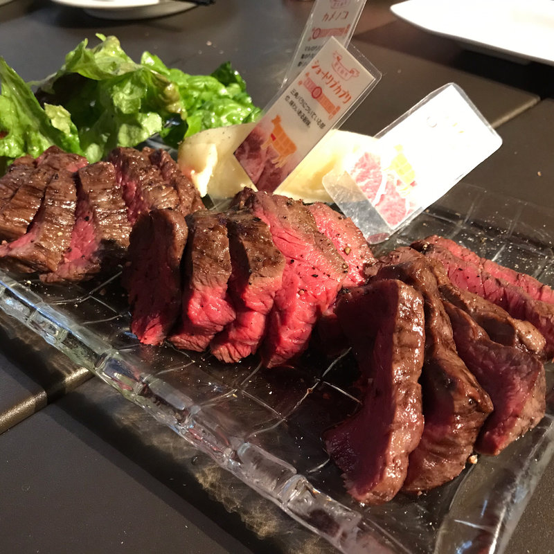 黒毛和牛ステーキ稀少部位 食べ比べ三種盛(肉バル デル・ソーレ 道頓堀店)