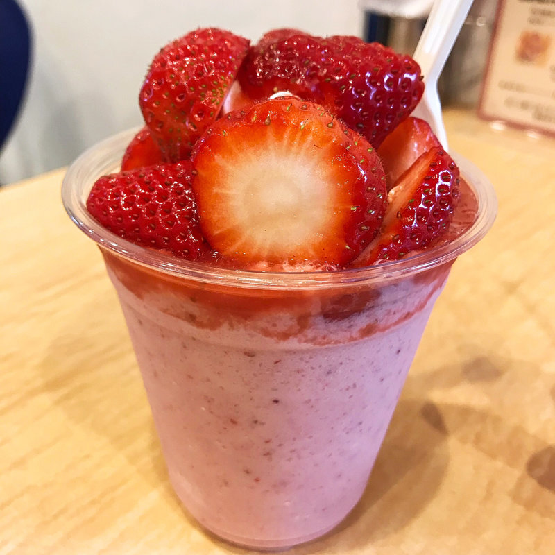 採れたて苺の食べるスムージー(ソオタス シバタベリーファーム)
