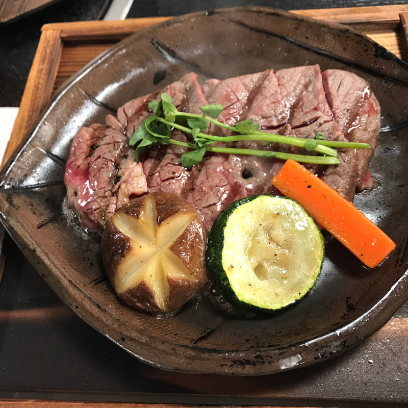 ステーキコースのメイン(肉の山本)