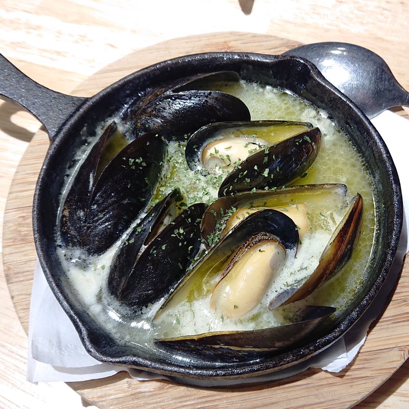 ガーリックバタームール貝(カリフォルニアラウンジ)